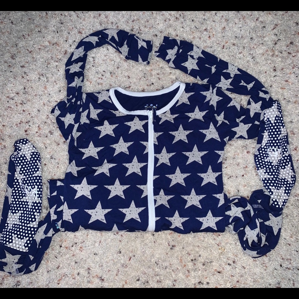 Gender Neutral size 10 Kickee NWOT